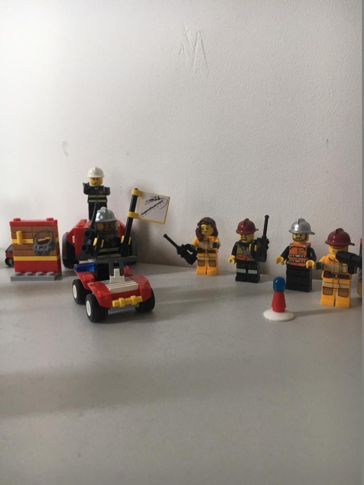 Legofiguren als Feuerwehr; Darmstadt-Dieburg