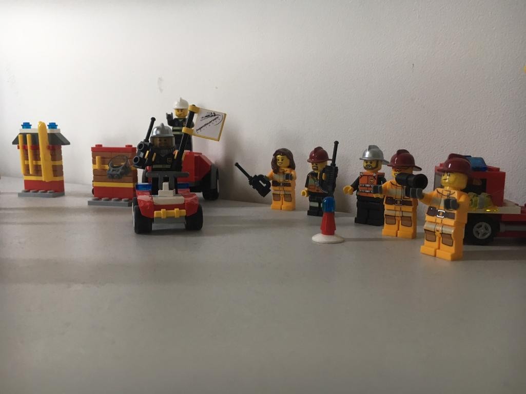 Legofiguren als Feuerwehr; Darmstadt-Dieburg